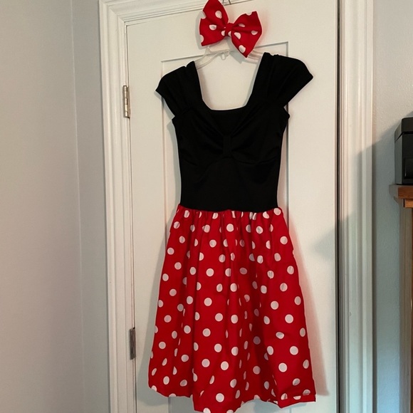 Minnie Mouse inspired dress - Picture 7 of 14